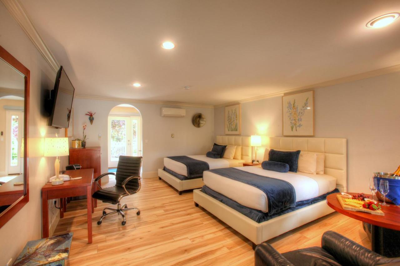 Pleasant Bay Village Resort Чатъм Екстериор снимка