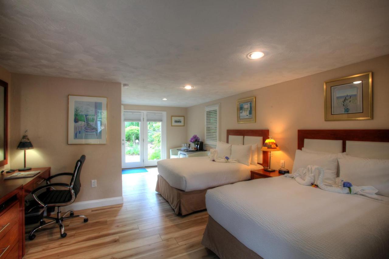 Pleasant Bay Village Resort Чатъм Екстериор снимка